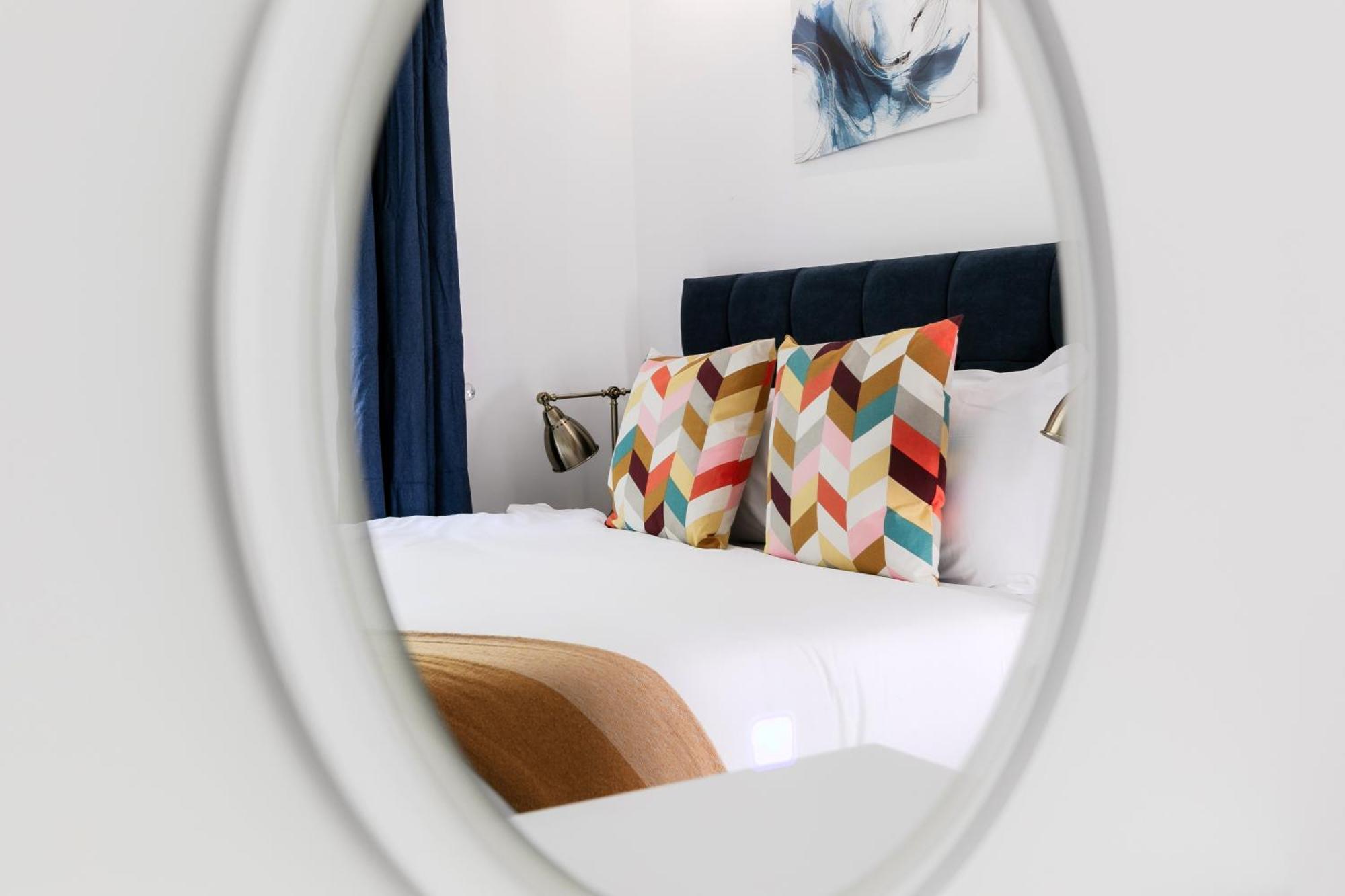 Comfortable Apartments Near Harrods Лондон Екстериор снимка