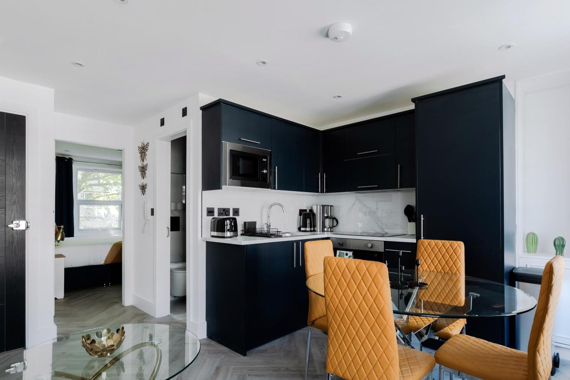 Comfortable Apartments Near Harrods Лондон Екстериор снимка