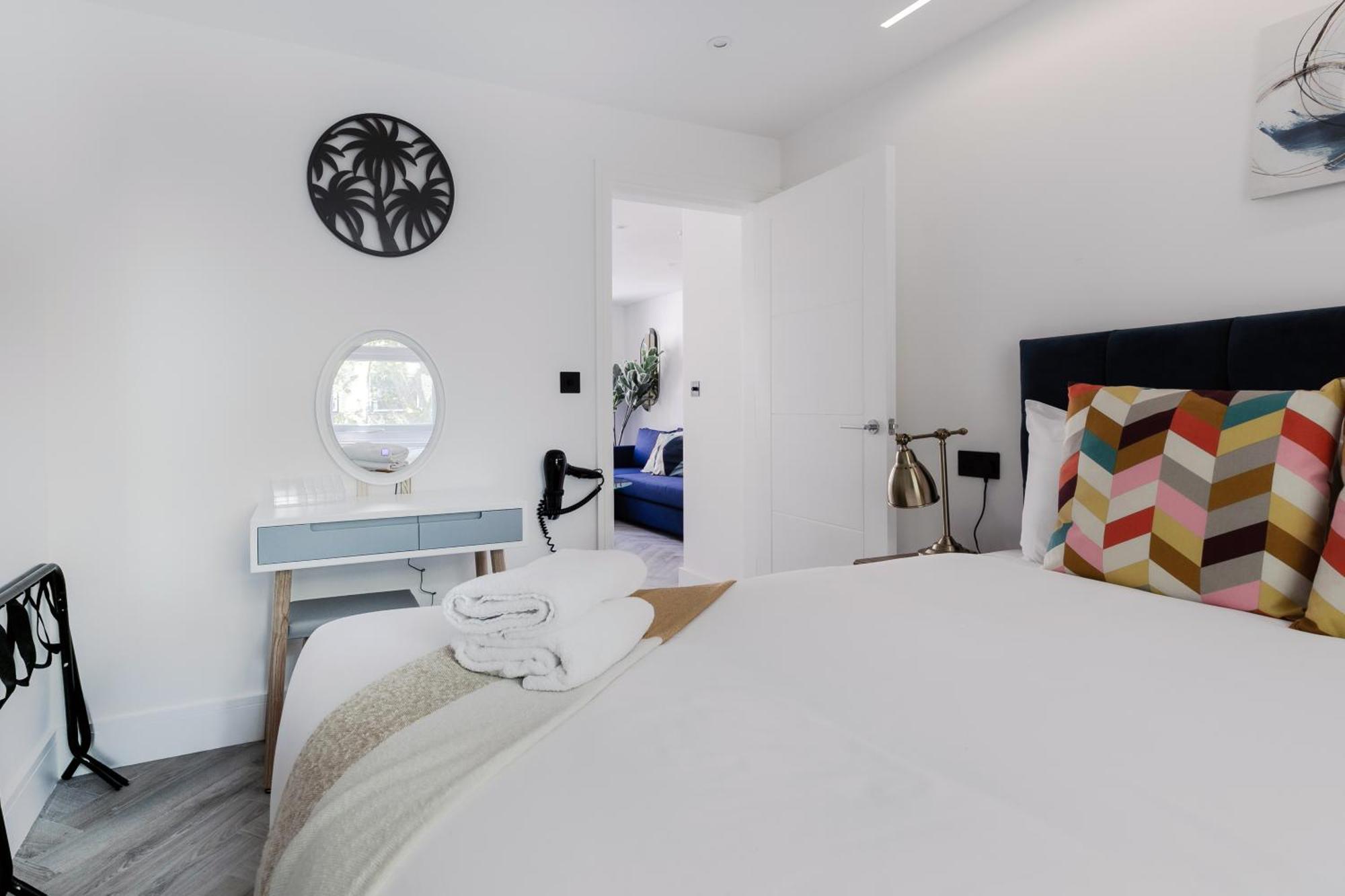 Comfortable Apartments Near Harrods Лондон Екстериор снимка